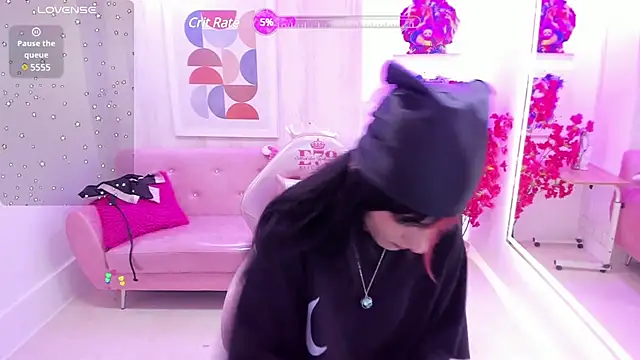 Dafne huges online show from March 2025 08:01:02 PM