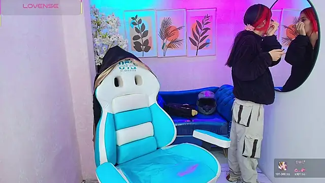 Dafne huges online show from November 2025 07:04:02 PM