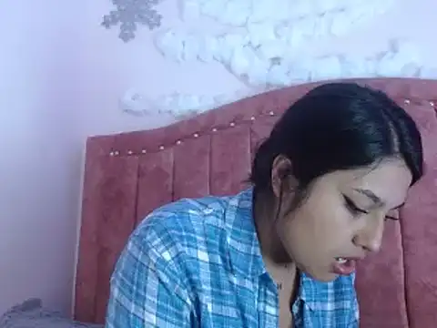 Snapshot of SarahStones chatting on January 2025 09:21:02 AM SarahStones online show from January 2025 09:21:02 AM