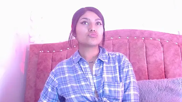 Snapshot of SarahStones chatting on February 2025 04:55:01 AM SarahStones online show from February 2025 04:55:01 AM