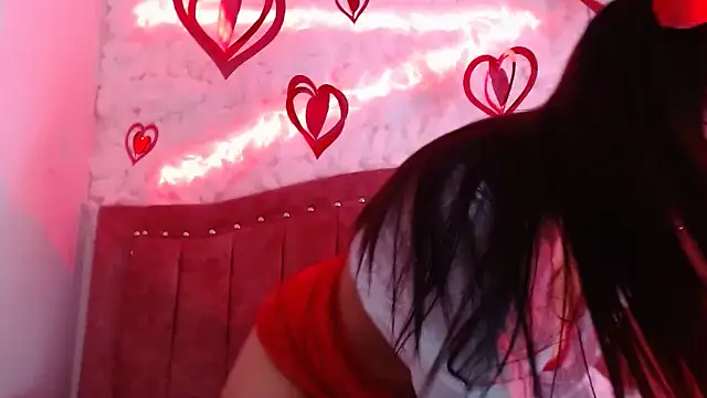 Snapshot of SarahStones chatting on February 2025 06:12:02 AM SarahStones online show from February 2025 06:12:02 AM