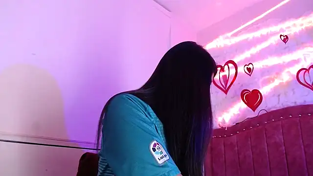 Snapshot of SarahStones chatting on March 2025 03:43:02 AM SarahStones online show from March 2025 03:43:02 AM