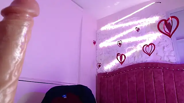 Snapshot of SarahStones chatting on March 2025 07:13:02 AM SarahStones online show from March 2025 07:13:02 AM