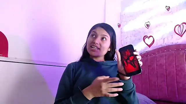 Snapshot of SarahStones chatting on March 2025 04:21:02 AM SarahStones online show from March 2025 04:21:02 AM