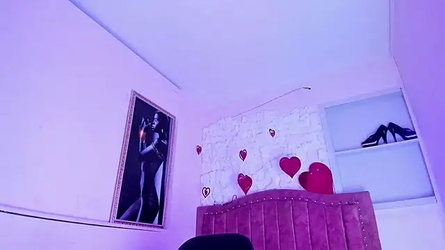 Snapshot of SarahStones chatting on September 2025 08:58:01 AM SarahStones online show from September 2025 08:58:01 AM