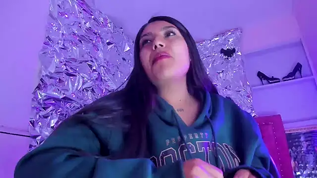 Snapshot of SarahStones chatting on November 2025 07:22:02 AM SarahStones online show from November 2025 07:22:02 AM