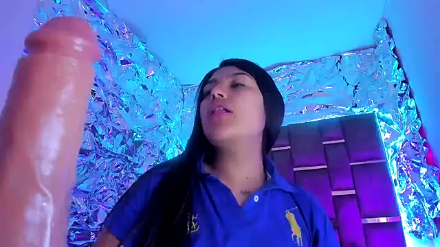 Snapshot of SarahStones chatting on December 2025 09:58:01 AM SarahStones online show from December 2025 09:58:01 AM