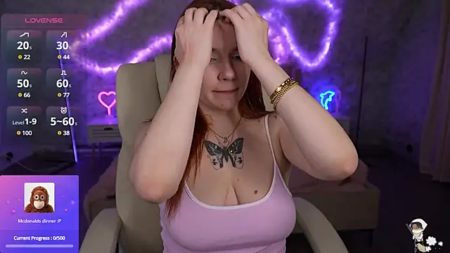 RedShinee online show from March 2025 05:03:02 PM