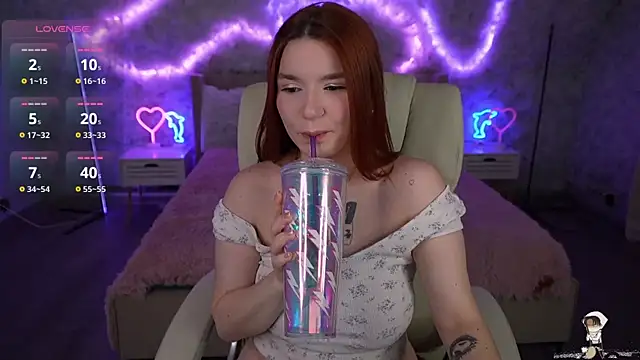 RedShinee online show from March 2025 08:21:01 PM