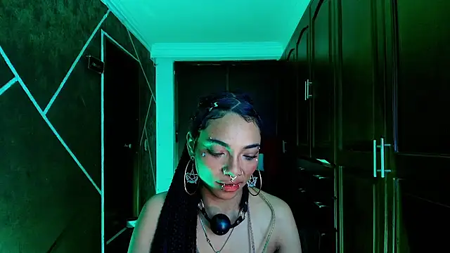 Snapshot of SexyNaf chatting on February 2025 01:21:02 AM SexyNaf online show from February 2025 01:21:02 AM