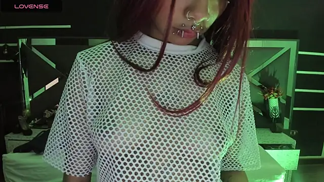 Snapshot of SexyNaf chatting on October 2025 09:02:01 PM SexyNaf online show from October 2025 09:02:01 PM