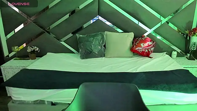 Snapshot of SexyNaf chatting on October 2025 07:23:02 PM SexyNaf online show from October 2025 07:23:02 PM