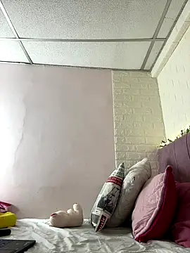 Snapshot of annaharper- chatting on September 2025 04:51:02 PM annaharper- online show from September 2025 04:51:02 PM