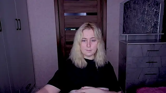 Kristy-Max online show from March 2026 08:04:02 PM