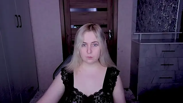 Kristy-Max online show from March 2026 08:57:02 PM