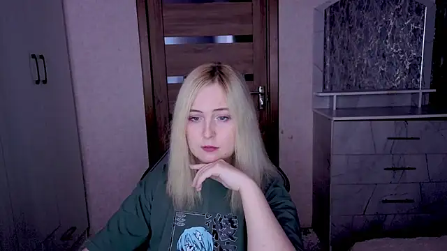 Kristy-Max online show from April 2026 08:53:01 PM