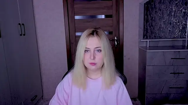 Kristy-Max online show from April 2026 09:48:02 PM