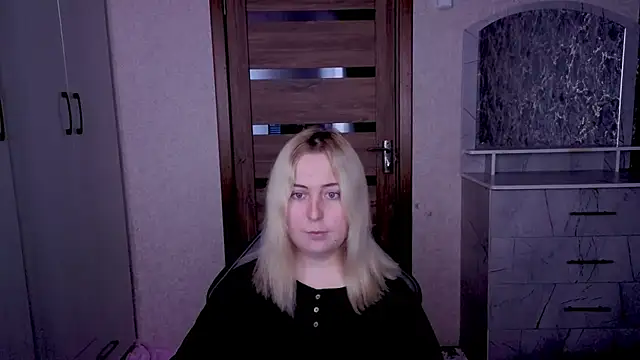 Kristy-Max online show from April 2026 08:21:01 PM