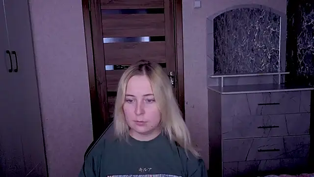 Kristy-Max online show from June 2026 08:43:01 PM