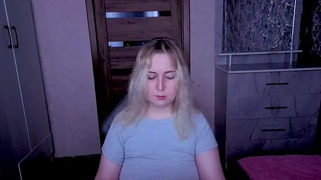 Kristy-Max online show from June 2026 08:31:02 PM