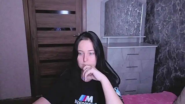 Snapshot of Kristy-Max chatting on August 2026 06:45:01 AM Kristy-Max online show from August 2026 06:45:01 AM