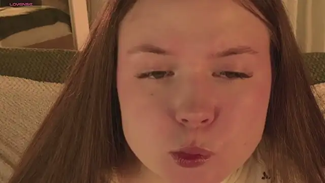 SunnyRisha online show from December 2025 05:12:02 AM