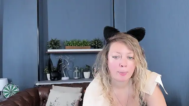 JesiaFoxi online show from October 2025 10:34:02 AM