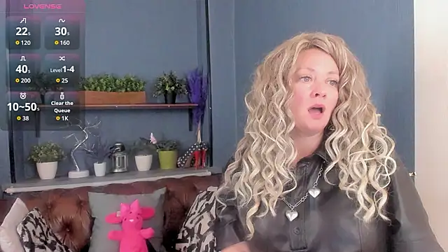 Snapshot of JesiaFoxi chatting on March 2026 04:12:02 PM JesiaFoxi online show from March 2026 04:12:02 PM