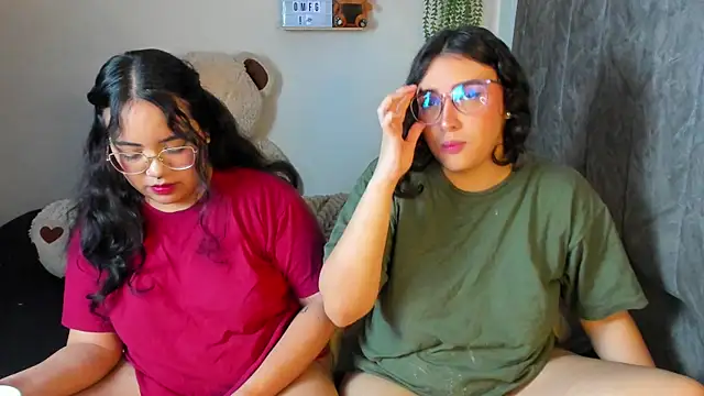 maddie-and-chelsea- online show from January 2026 05:04:01 PM