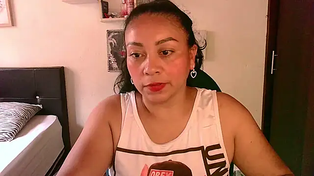 zaray bella online show from July 2026 03:23:02 PM