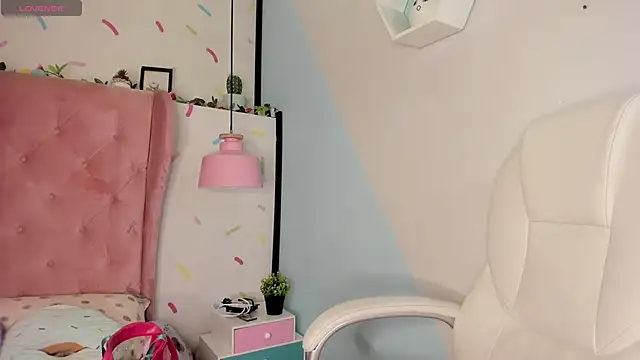 Giovanna oliveira online show from February 2025 04:35:01 AM