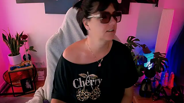 Snapshot of NatiLove35 chatting on June 2026 05:28:01 AM NatiLove35 online show from June 2026 05:28:01 AM