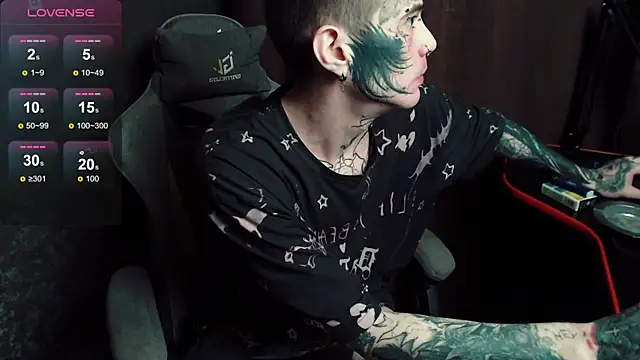 lonelycrystal online show from November 2025 12:28:02 PM