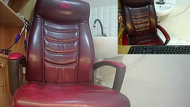 Snapshot of hardbigcock16 chatting on January 2025 12:47:02 PM hardbigcock16 online show from January 2025 12:47:02 PM