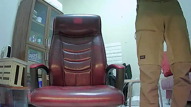 Snapshot of hardbigcock16 chatting on February 2025 09:50:02 AM hardbigcock16 online show from February 2025 09:50:02 AM