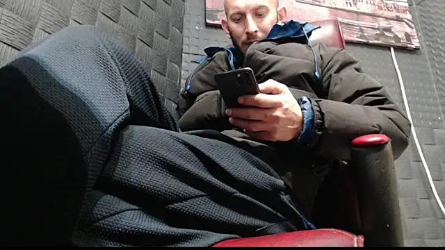 Snapshot of hardbigcock16 chatting on November 2025 07:30:01 AM hardbigcock16 online show from November 2025 07:30:01 AM