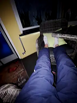 Snapshot of schlonzi81 chatting on September 2025 08:35:02 PM schlonzi81 online show from September 2025 08:35:02 PM