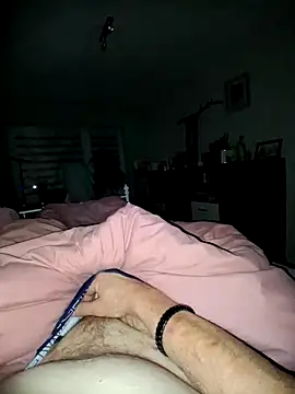 Snapshot of schlonzi81 chatting on November 2025 10:31:01 PM schlonzi81 online show from November 2025 10:31:01 PM