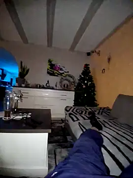 Snapshot of schlonzi81 chatting on December 2025 09:43:02 PM schlonzi81 online show from December 2025 09:43:02 PM