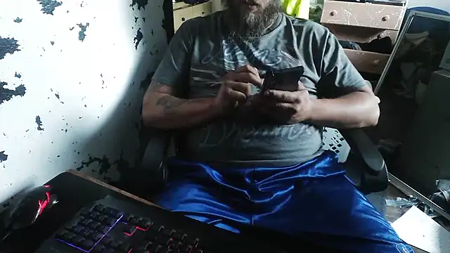 slickwill123 online show from June 2026 06:40:02 PM