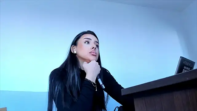 hornyemma   online show from January 2025 09:00:01 AM