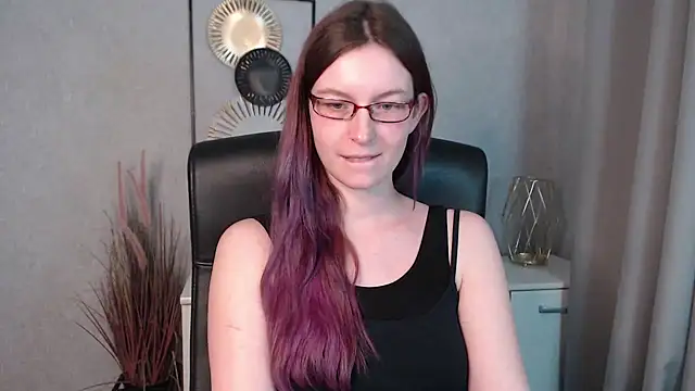 Snapshot of emmaxDelight chatting on December 2024 02:31:02 PM emmaxDelight online show from December 2024 02:31:02 PM