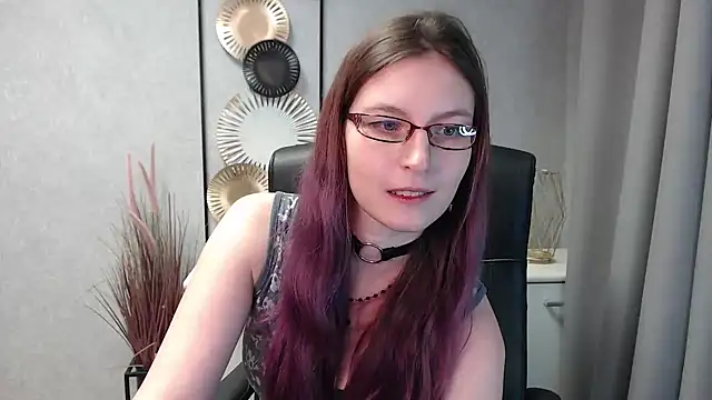 Snapshot of emmaxDelight chatting on December 2024 05:42:02 PM emmaxDelight online show from December 2024 05:42:02 PM