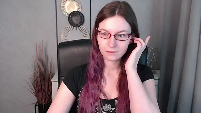 Snapshot of emmaxDelight chatting on December 2024 07:33:02 AM emmaxDelight online show from December 2024 07:33:02 AM