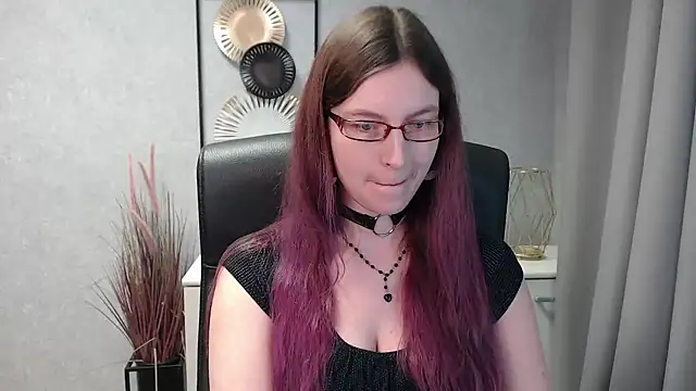 Snapshot of emmaxDelight chatting on December 2024 10:45:02 AM emmaxDelight online show from December 2024 10:45:02 AM