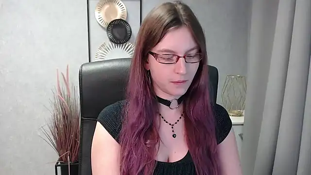 Snapshot of emmaxDelight chatting on December 2024 01:49:02 PM emmaxDelight online show from December 2024 01:49:02 PM