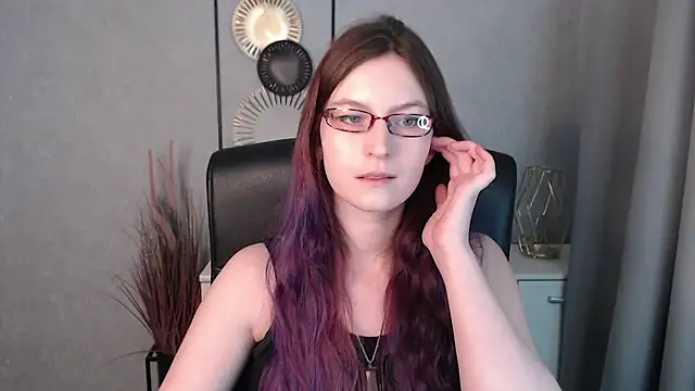 Snapshot of emmaxDelight chatting on January 2025 06:50:02 AM emmaxDelight online show from January 2025 06:50:02 AM