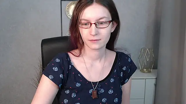 Snapshot of emmaxDelight chatting on January 2025 06:42:02 AM emmaxDelight online show from January 2025 06:42:02 AM