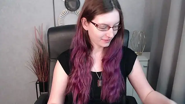 Snapshot of emmaxDelight chatting on January 2025 06:42:01 AM emmaxDelight online show from January 2025 06:42:01 AM