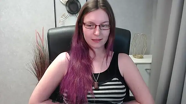 Snapshot of emmaxDelight chatting on January 2025 01:13:01 PM emmaxDelight online show from January 2025 01:13:01 PM